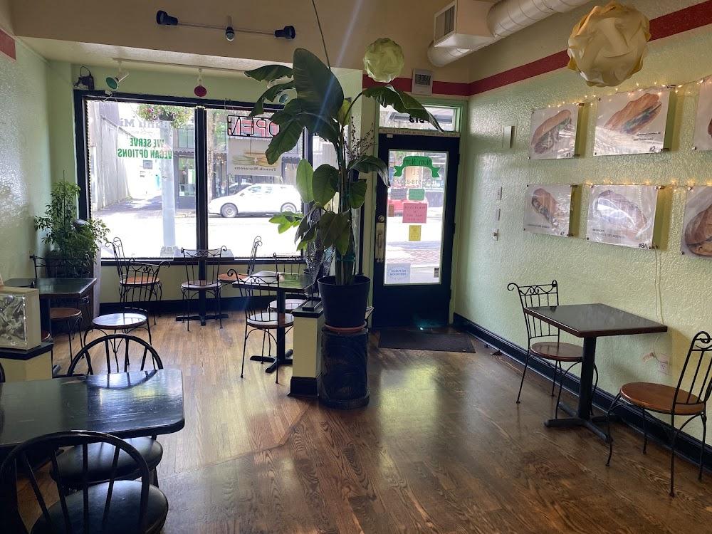 Nom Nom Deli